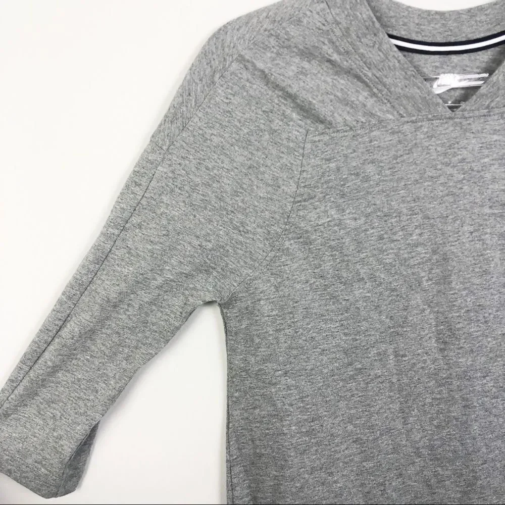 NIKE | Raglan Style V-Neck Just Do It Tee Small